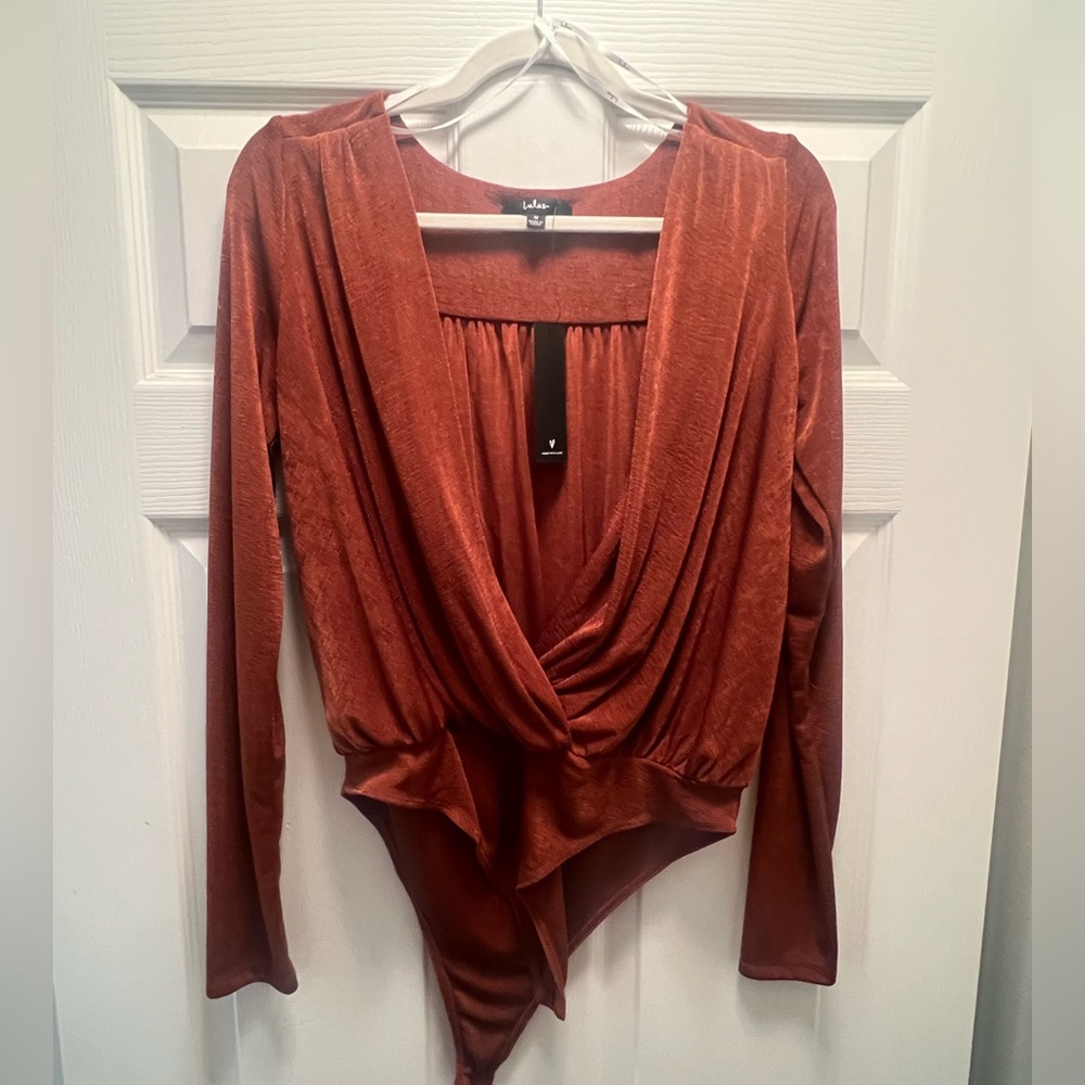 NWT Lulus burnt shimmer orange bodysuit